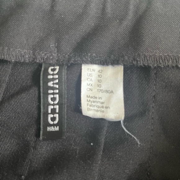 H&M Black Skater Skirt - Picture 2 of 4